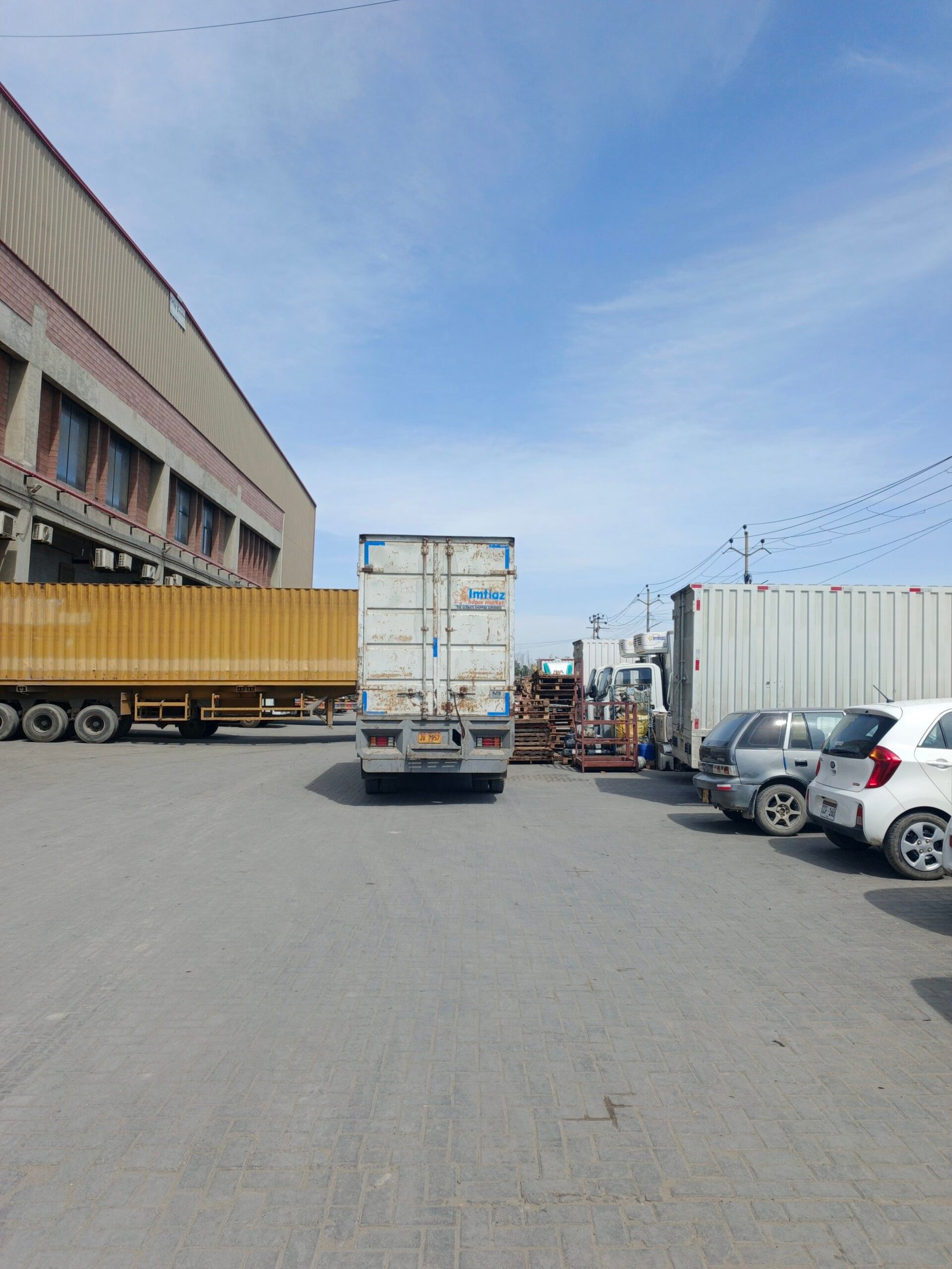 WAREHOUSE FOR RENT- KORANGI INDUSTRIAL AREA